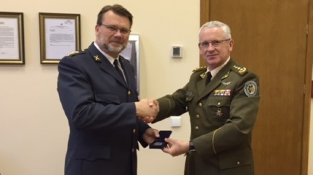 Director of the NATO ENSEC COE meeting with Swedish Defence Attaché in Vilnius